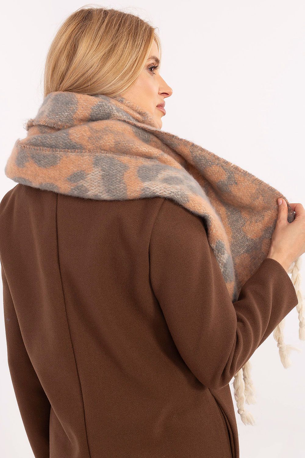  sjaal model 205964 AT 