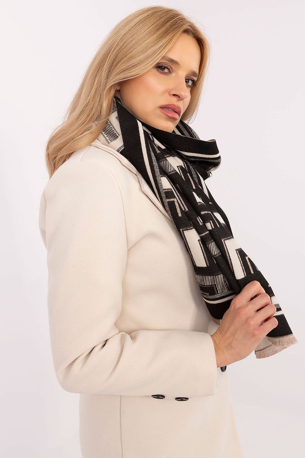  sjaal model 205965 AT 