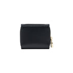 Armani Exchange portemonnee zwart rits en automatische knoop • zakken: binnenzakken • size (cm): w2 x h10 x l12 (cm) • andere details: -binnenvakken